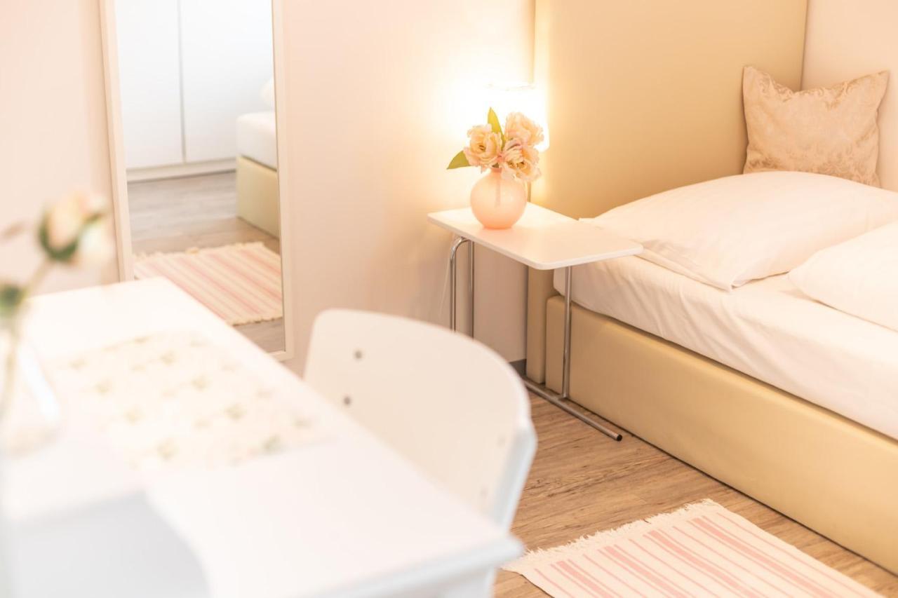 Cityhotel Am Domplatz Self-Checkin Klagenfurt am Woerthersee Zewnętrze zdjęcie
